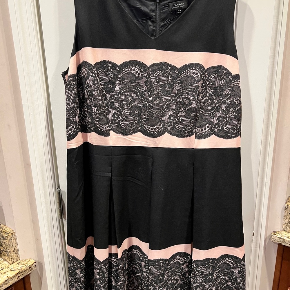 Tahari Black and Pink Lace Print Dress Sz 16w - Picture 6 of 7